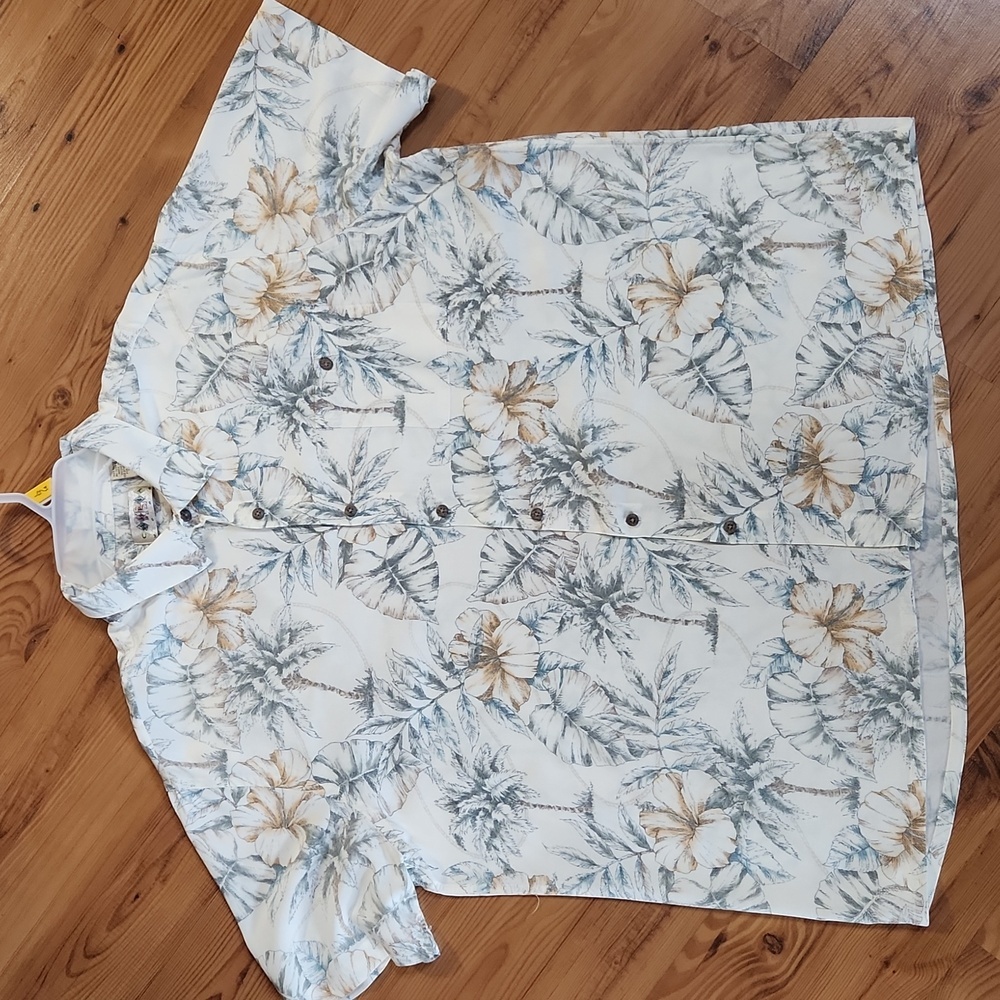 Campia Hawaiian Shirt - Picture 3 of 11